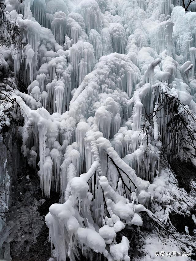 冬日江山美如画 秦岭冰瀑醉游人