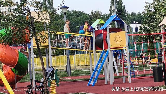 波-赛自由行第1天：住萨拉热窝机场附近，民宿不错，与当地人互动