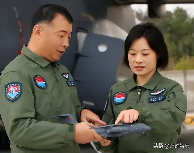 阅兵女机长身份曝光！私生活被扒牺牲太大，老公不简单，央视点名