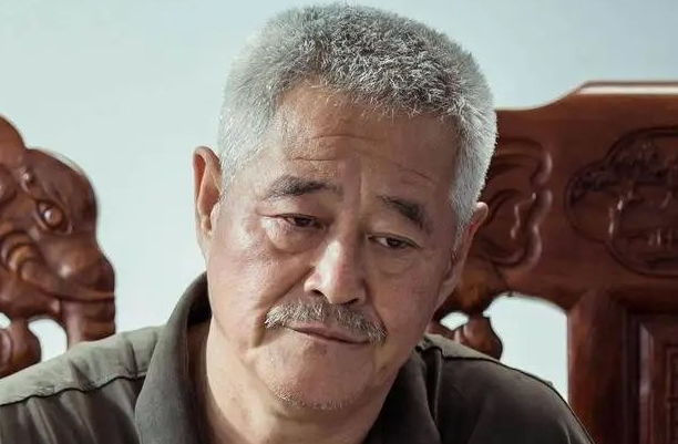 80岁何庆魁不再隐瞒，坦言与赵本山的“真实关系”，宋丹丹说对了