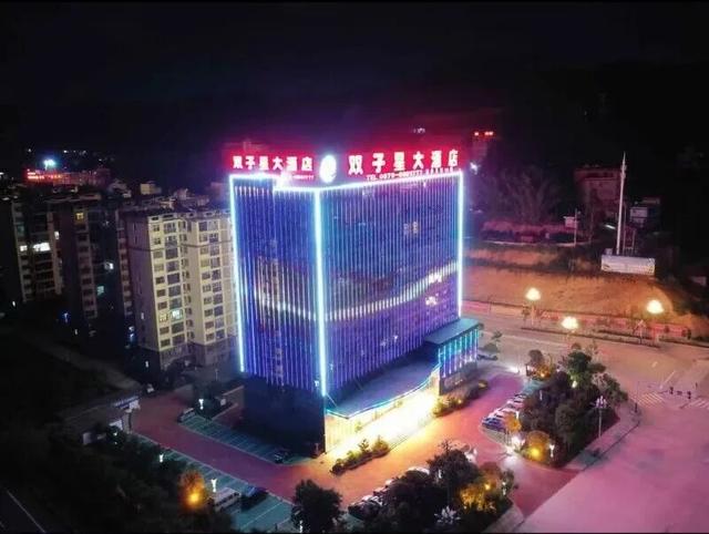 来普洱看“滇超联赛”，住哪更有性价比？丨看滇超 品普洱