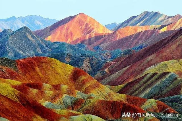甘肃张掖：七彩丹霞迎客来