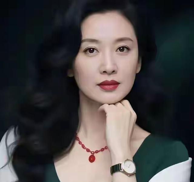 想搞定五六十岁女人，不用讨好，用这三招就足够