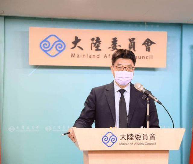 被大陆警告后，赖清德改口称洪秀柱无罪，对没去北京的马英九下手