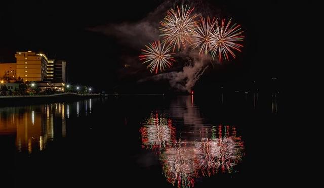 北海道「洞爷湖」四季自由行攻略:春天看梅赏樱、秋天游湖观枫