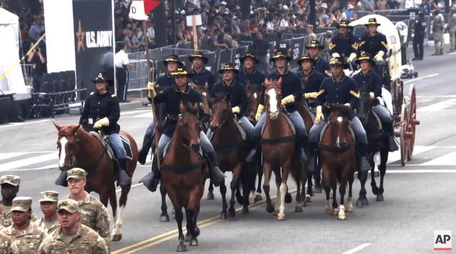 中国九三大阅兵在即，特朗普突然宣布，美国要再重新来一场阅兵