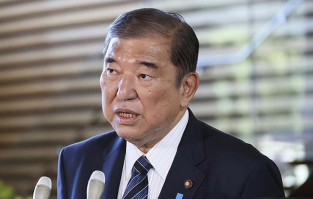 冯德莱恩刚进人民大会堂，美就传出新消息，特朗普想收手，太晚了
