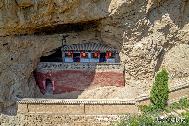 晋北“迷你悬空寺”藏不住了！1.5小时打卡“洞寺双璧”丨灵丘