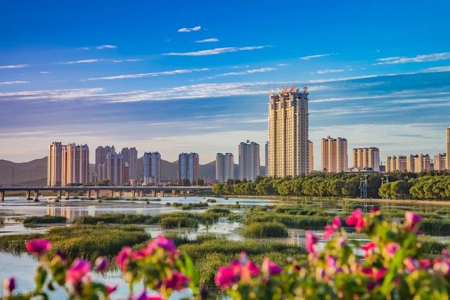继大连之后，辽宁省又一“黑马城市”要起飞，比鞍山更有底蕴