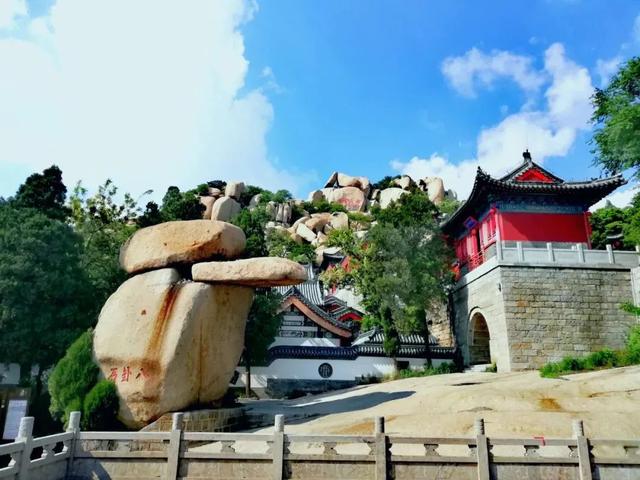 各位旅客，前方到站，济宁站！