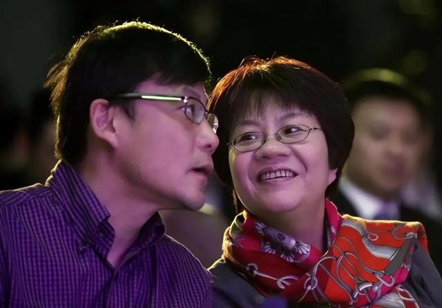 李国庆与俞渝多家共同持股企业拟注销，此前李国庆被曝将再婚，女方为北大校友张丹红