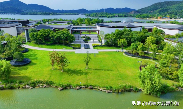 杭州“湖中天花板”亮了，风景如画，松弛喜人，2026免费来逛！