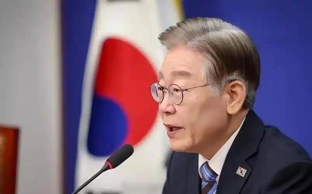 演戏给中国看？对中方阅兵邀请装聋作哑，先访日，后访美，就是不来华，李在明野心暴露无疑！