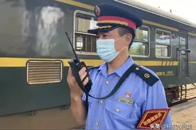 我，81年顶父亲班到铁路，5月份退休，退休金预估7000：我很知足图片