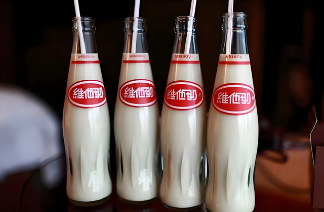 维他奶内地卖不动，84岁创始人焦虑守盘，为何仍不敢退休？