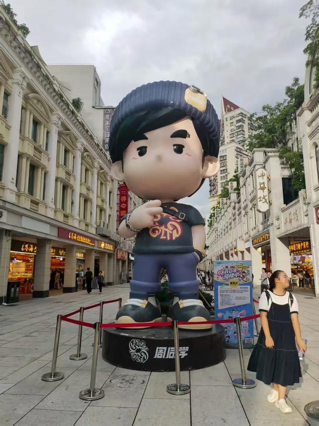 7个周同学大娃首次集结！百年老街变身“奇幻游乐园”→