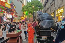 “五一”首日，45万人逛江汉路！图片