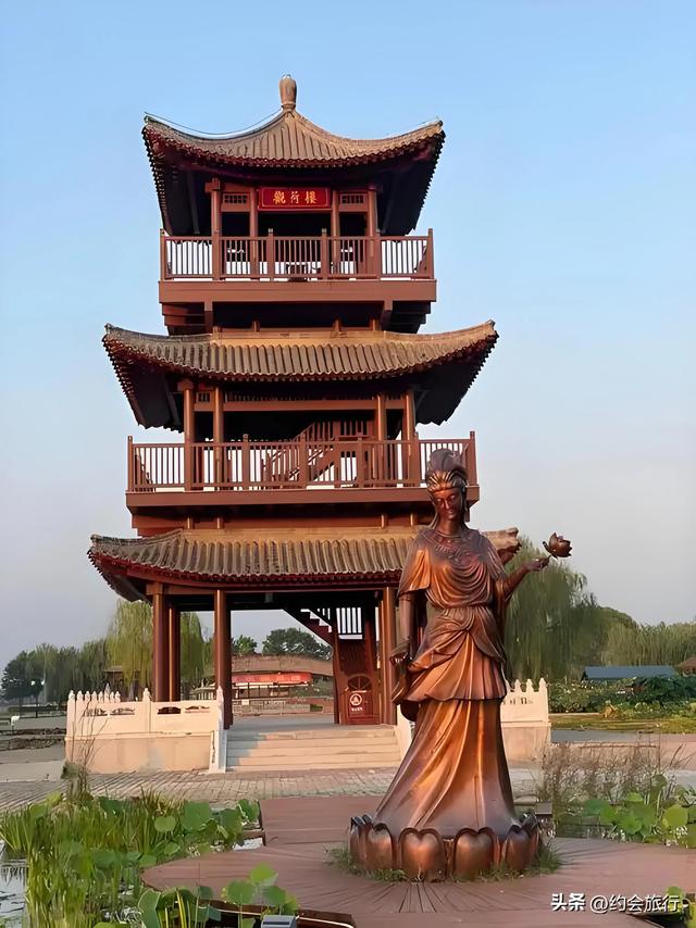 白洋淀到底怎么了？船工私赚300，扎胎党月入1万，坑完外地坑本地
