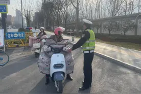 这4类电动车不要驾照，60岁以上老年人都能骑，上路需遵守5大行为图片