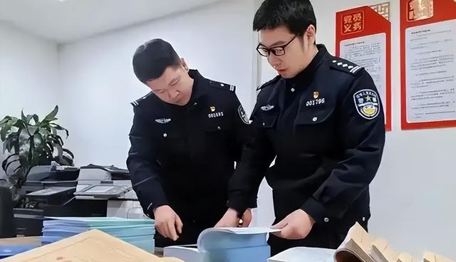 叛逃中国！年薪600万的华为高管，美国身份被扒后，更多猛料曝光