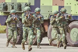 全岛备战，台当局拒统加码，要把出租车司机，训练成特种兵？图片