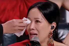 没想到拿到“歌王”第60天，那英就以这种方式，再次沦为“笑话”图片