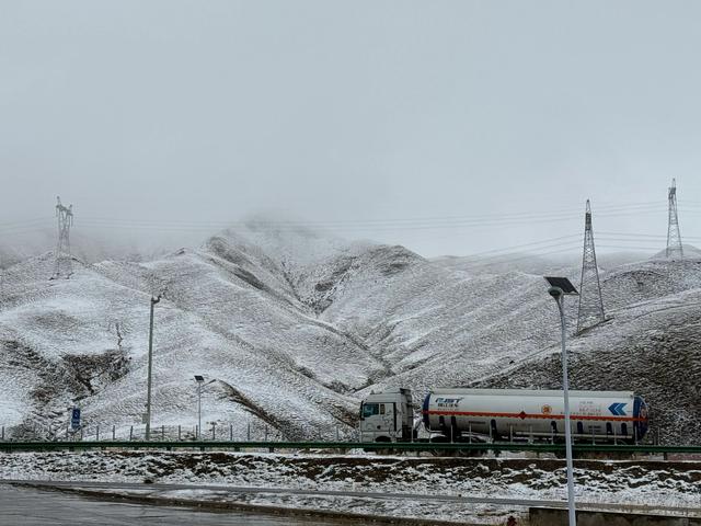 【秋驾长江】我从极高海拔地区玛多首场大雪中走出