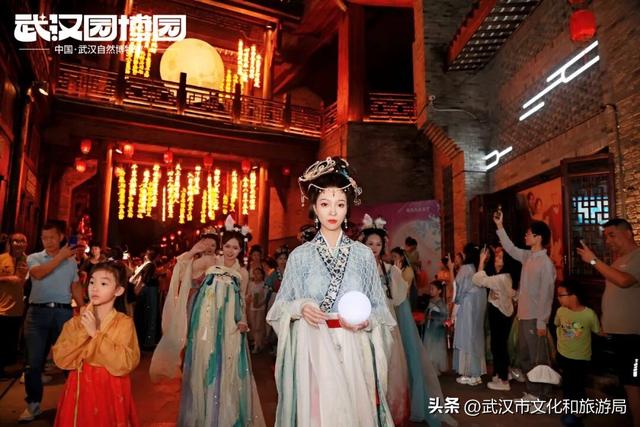 5大非遗+10大主题+100场演出，巅峰体验，带您畅游国庆中秋游园会