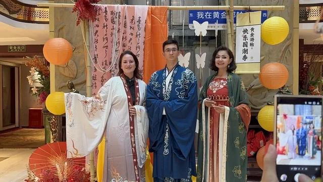 政在问丨长江三峡，如何把风景讲成故事？
