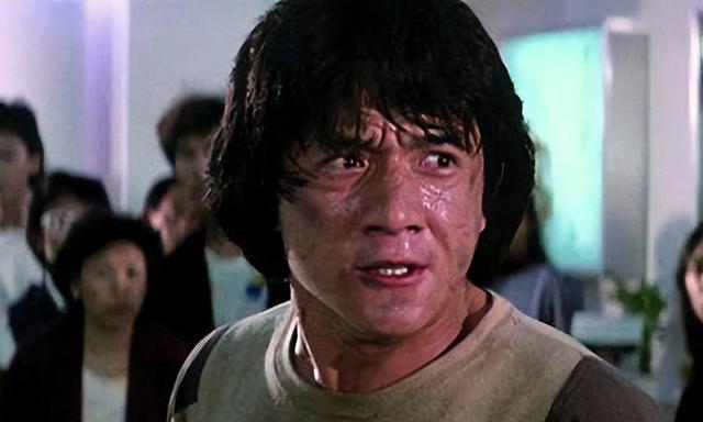 官媒出手！71岁成龙被传“去世”，真相大白后才知受害者不止是他