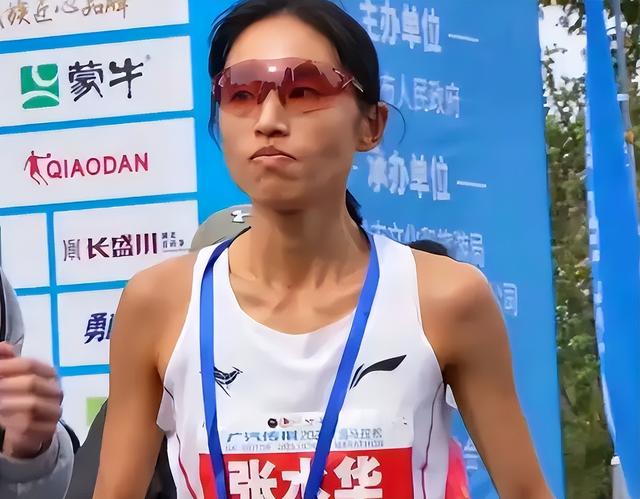 白岩松也没想到	，辞退传闻半个月后，医院披露最快女护士离职内情