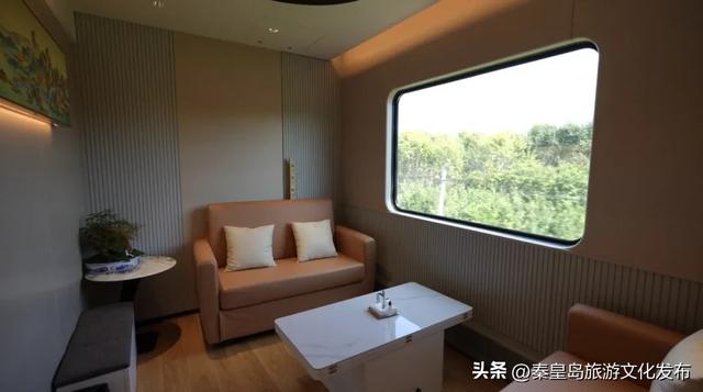 乘坐“星光·燕赵号”全景旅游列车，奔赴秦皇岛山海的浪漫之约！
