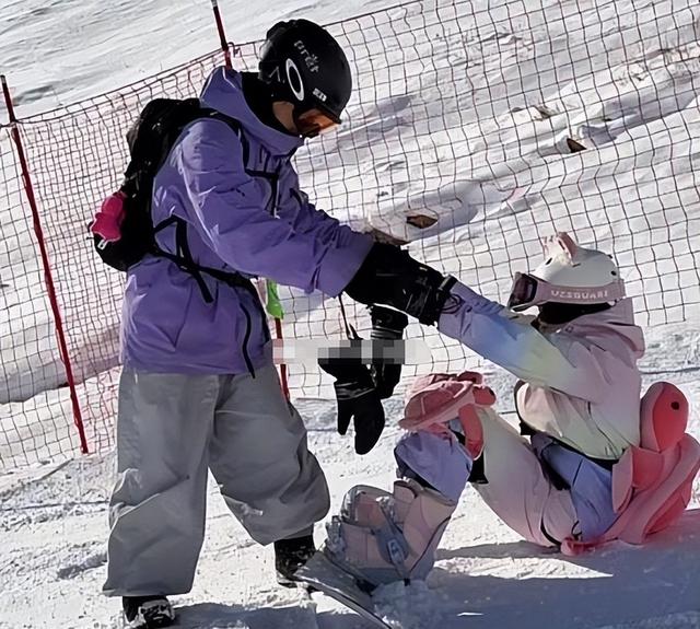远离造神迷障！全红婵带伤去滑雪，没想到让人担心的事还是出现了