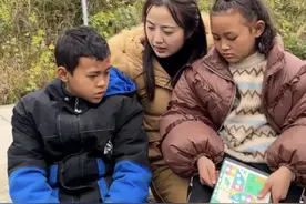 跨国婚姻太难：非洲混血兄妹，苦等妈妈团聚，想妈妈了只能蒙被哭图片