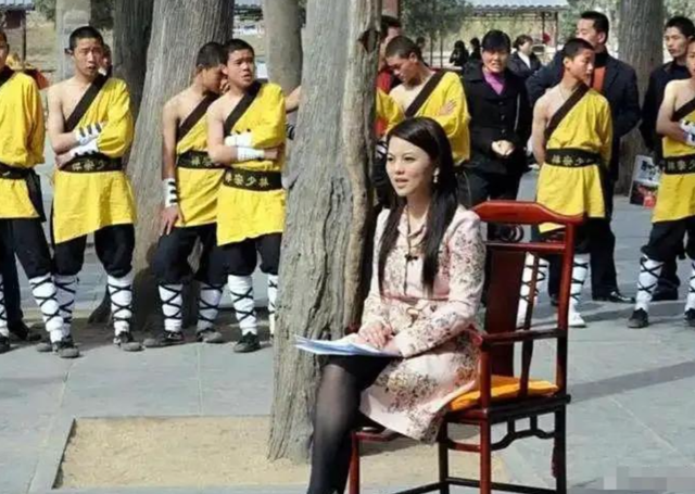 李湘不忍了！公开回应与释永信的真实关系，亲吻照的真相终于大白