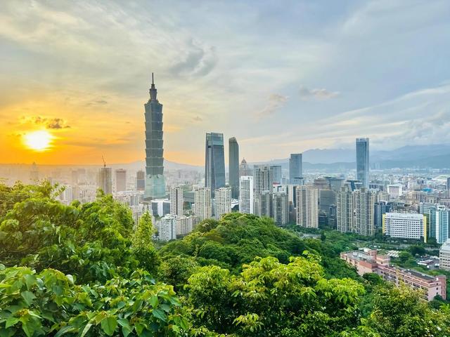 中方拷问日本政府，是否阻挠中国统一？高市早苗急忙改口但不认错