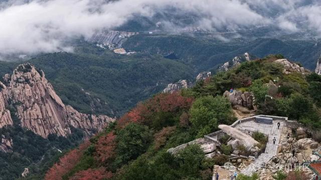 泰山云海：水墨长卷里的山河诗行