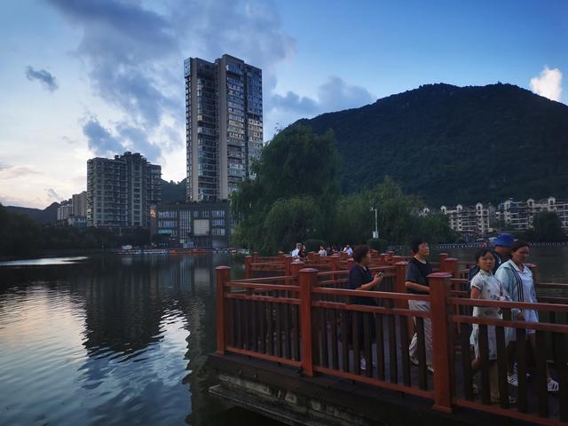 实测中国凉都六盘水的避暑效果, 不仅凉爽风景还绝美!