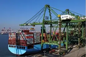 谁能扼住美国咽喉？美国砸钱买蒙古稀土，却绕不开中国铁路！图片