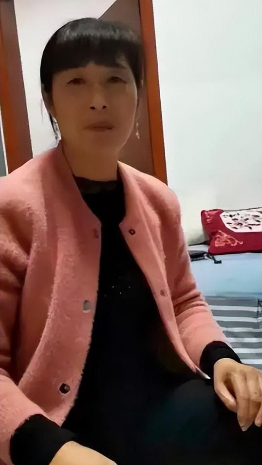 母亲去世1713天后，父亲被执行死刑，儿子拒领骨灰，亲戚：白眼狼