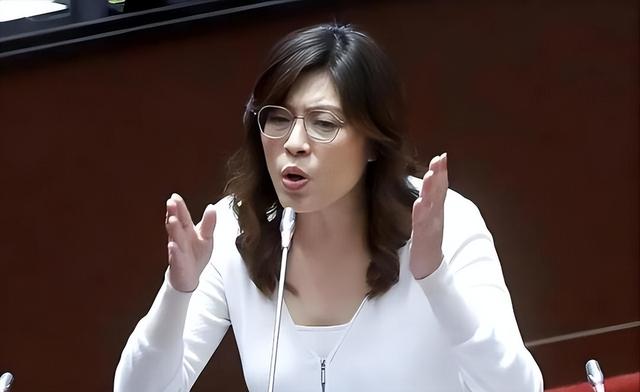 不识时务！郑丽文终于露出了狐狸尾巴！统一能寄望国民党吗？