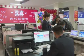 石楼：为爱而加班 “甜蜜”不打烊图片