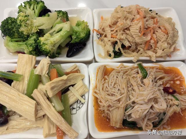 在甘肃省定西市临洮县吃了牛肉面，一碗面条多到足够两个人一起吃