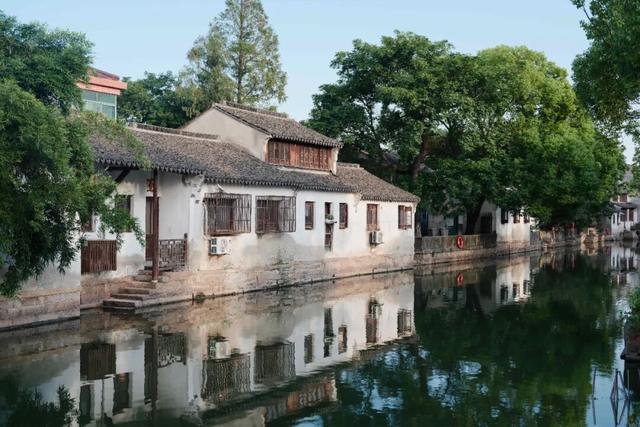 第一蟹乡竟然藏在这座百强县里，吃蟹，听曲，乐不思蜀