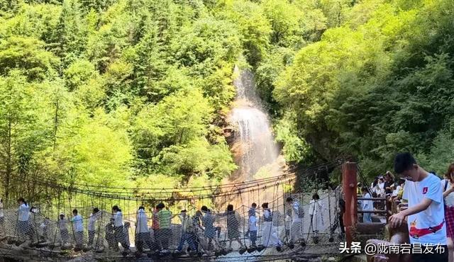 云深不知暑：在官鹅沟与清风明月共栖