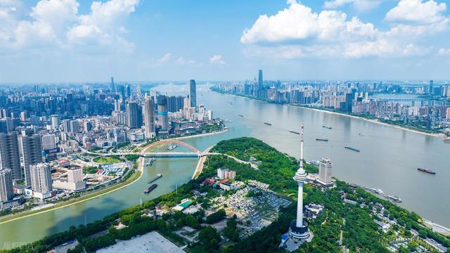 一个重庆人从武汉旅行回来，发现两座城市差别很大 ，忍不住想说说