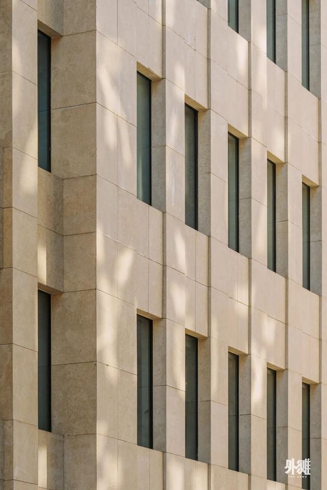 这里，是与世界同频的远见