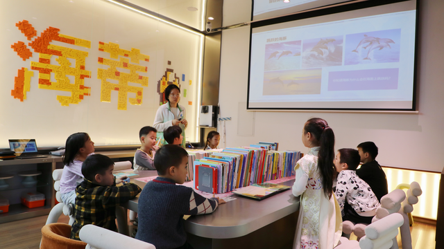 VR“潜入”深海！咸安这场沉浸式阅读解锁科普新体验