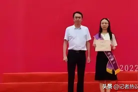 唐校长与苟主任，爱岗敬业到床上去了图片