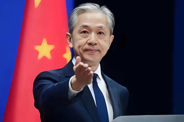 特朗普高兴太早了！48小时内连收4大噩耗，几十国等着中国做决定